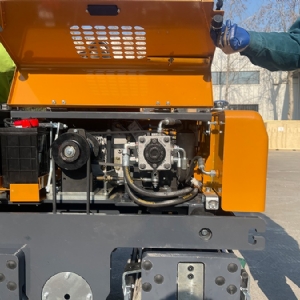 手扶压路机SVH80